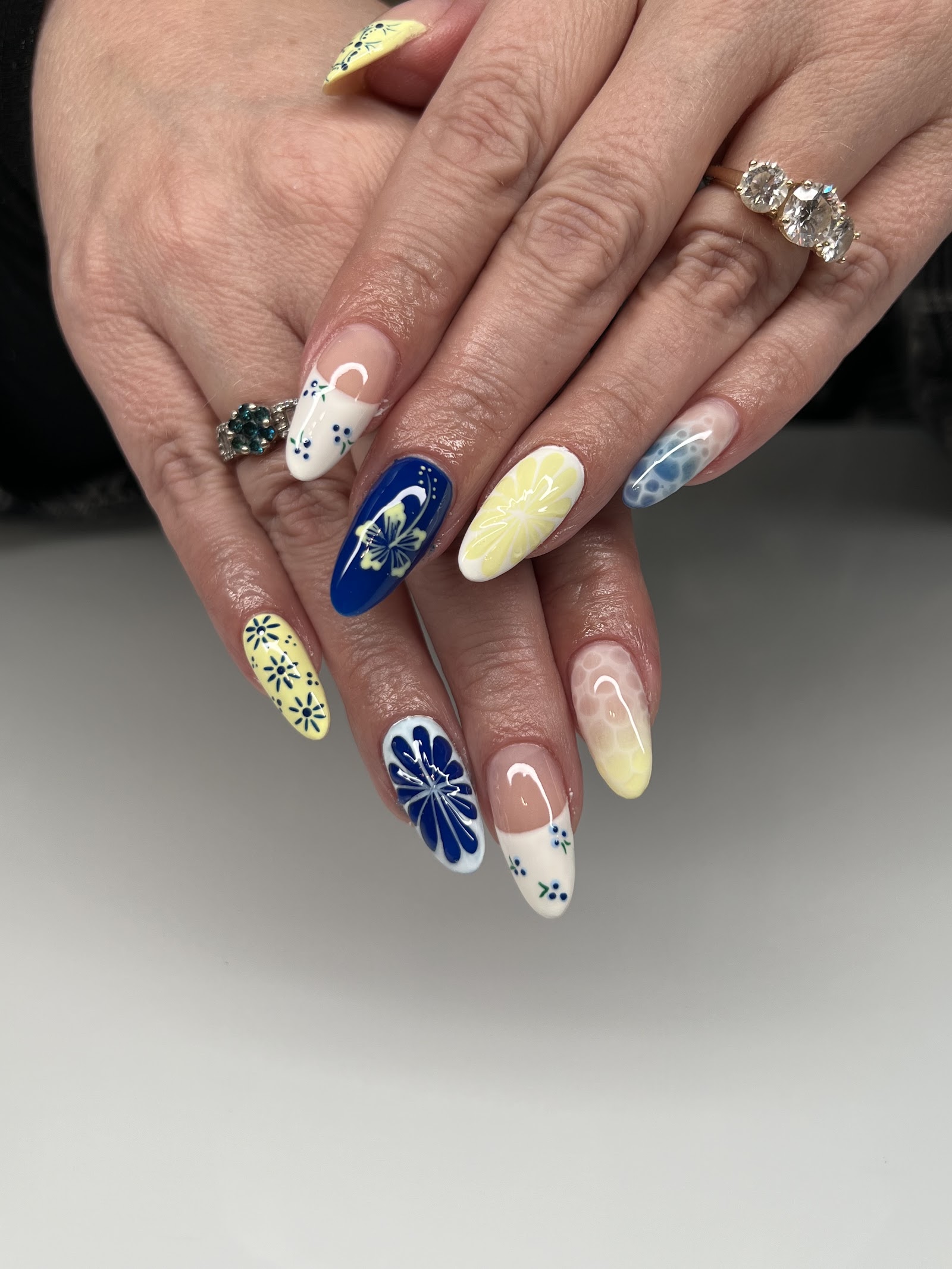 Nails by Shay logo